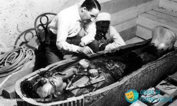 Howard Carter obra teatro corta tumba Tutankamon